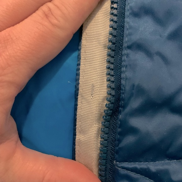 North Face Women’s 550 Puffer Vest - Picture 5 of 5